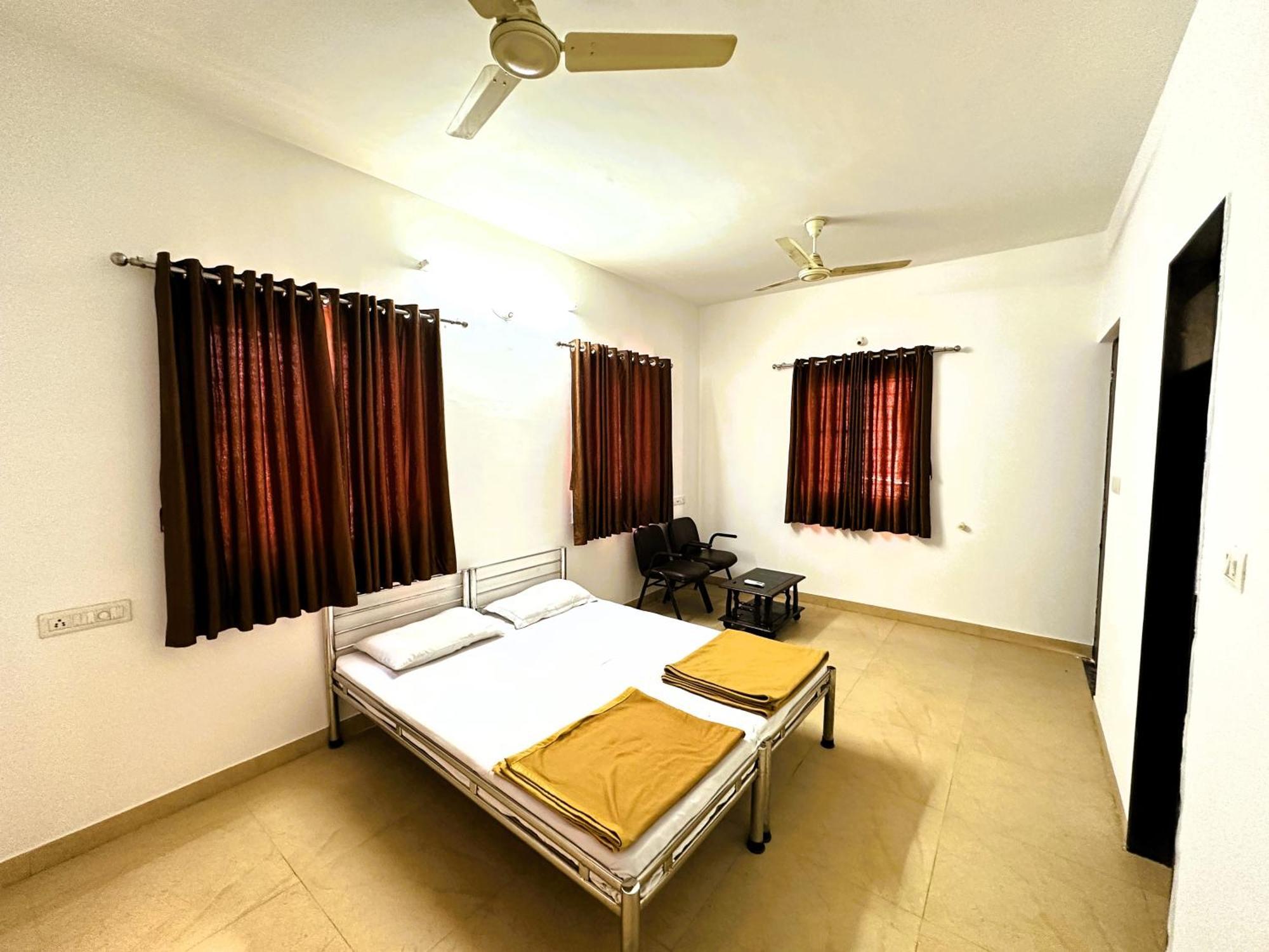 Ranjan Vadi Hotel Bhuj Ngoại thất bức ảnh