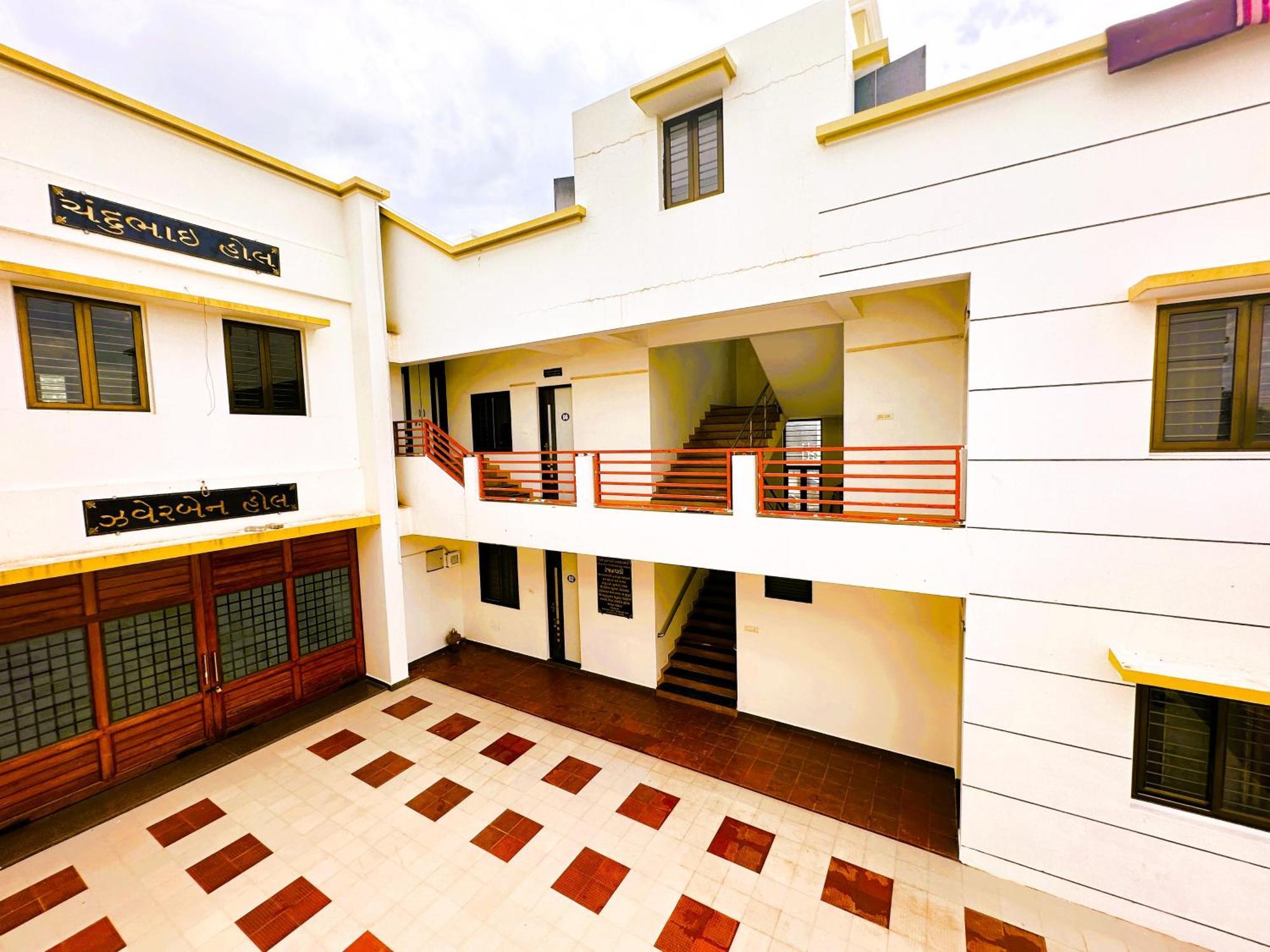 Ranjan Vadi Hotel Bhuj Ngoại thất bức ảnh