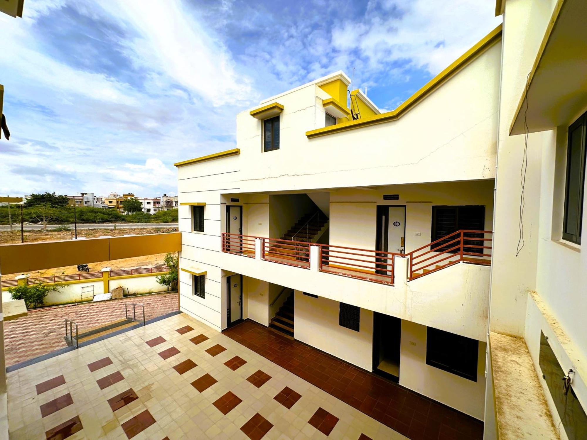 Ranjan Vadi Hotel Bhuj Ngoại thất bức ảnh