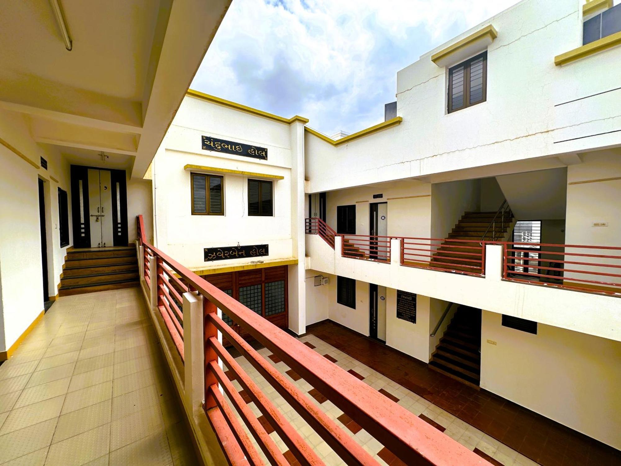 Ranjan Vadi Hotel Bhuj Ngoại thất bức ảnh